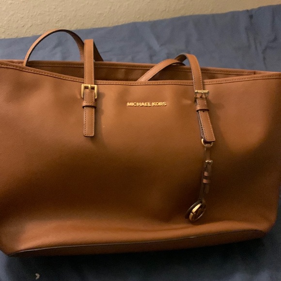 Michael Kors Handbags - Michael Kors tote bag with built in laptop sleeve